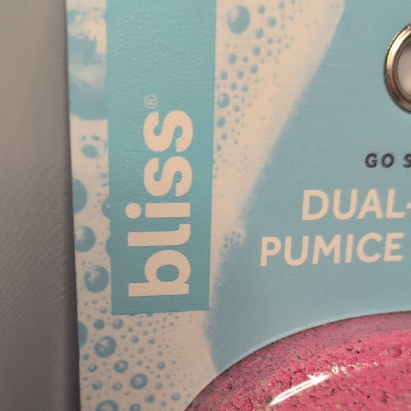 Bliss Exfoliating Pumice Stones Pink and Blue - Picture 2 of 4